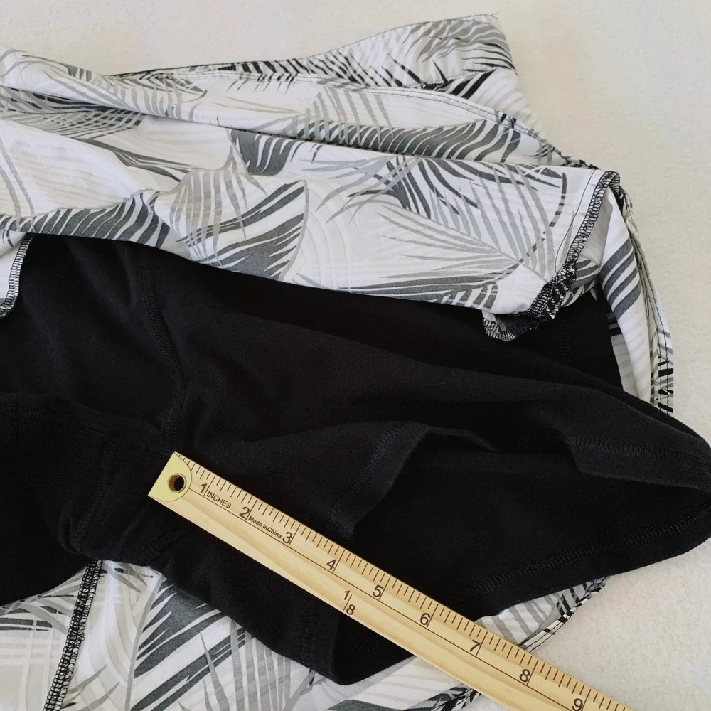 T by‎ Talbots Women's XL Black White Stretch Painted Fronds Active Skort Skirt